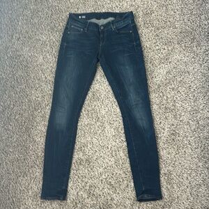 Low rise skinny jeans